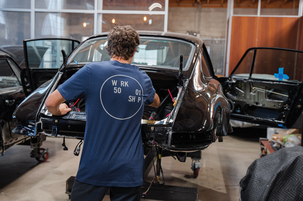 Classic & Sports Car – The specialist: Workshop 5001
